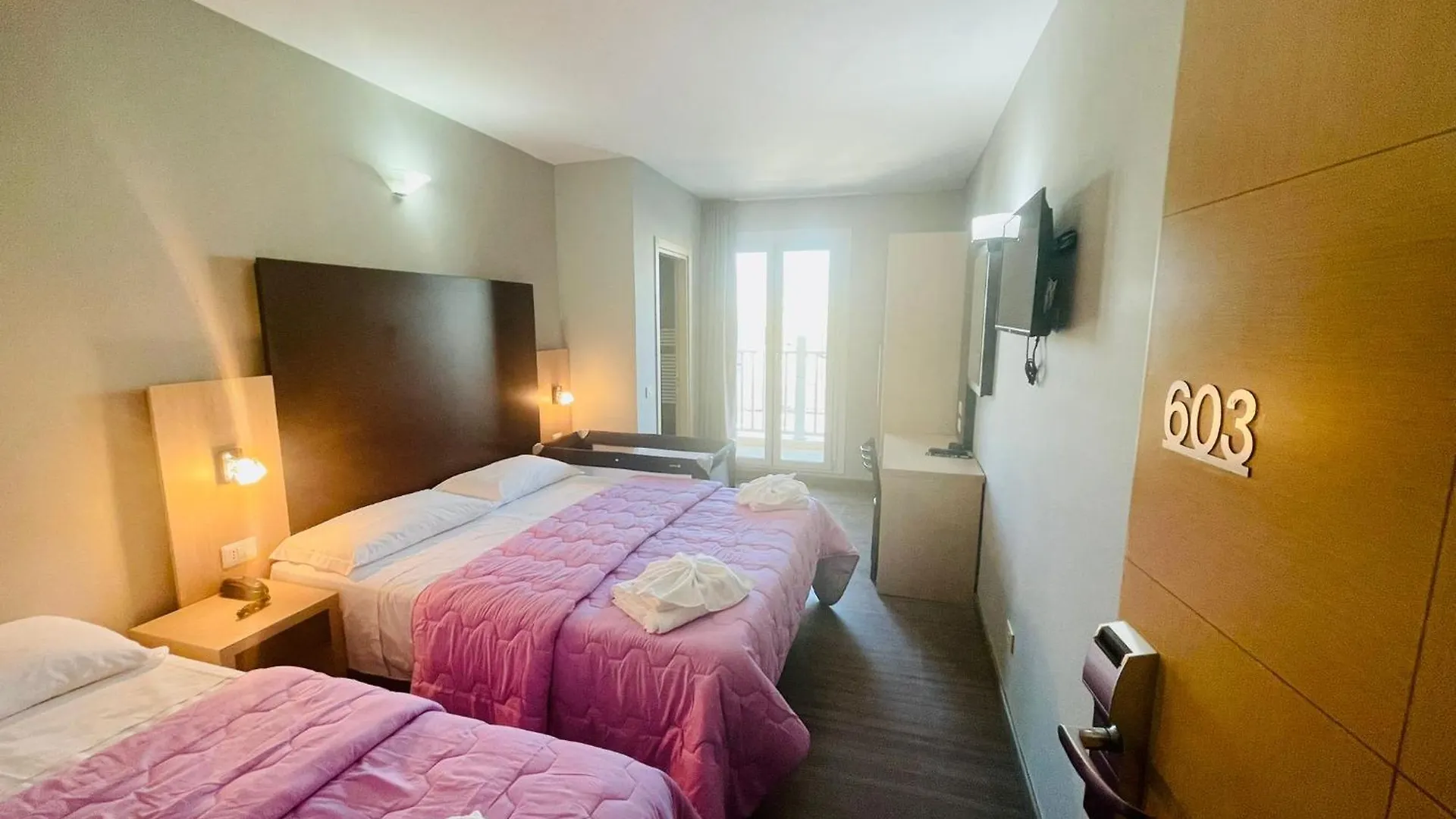 Hotel Aiglon Rimini 3*,