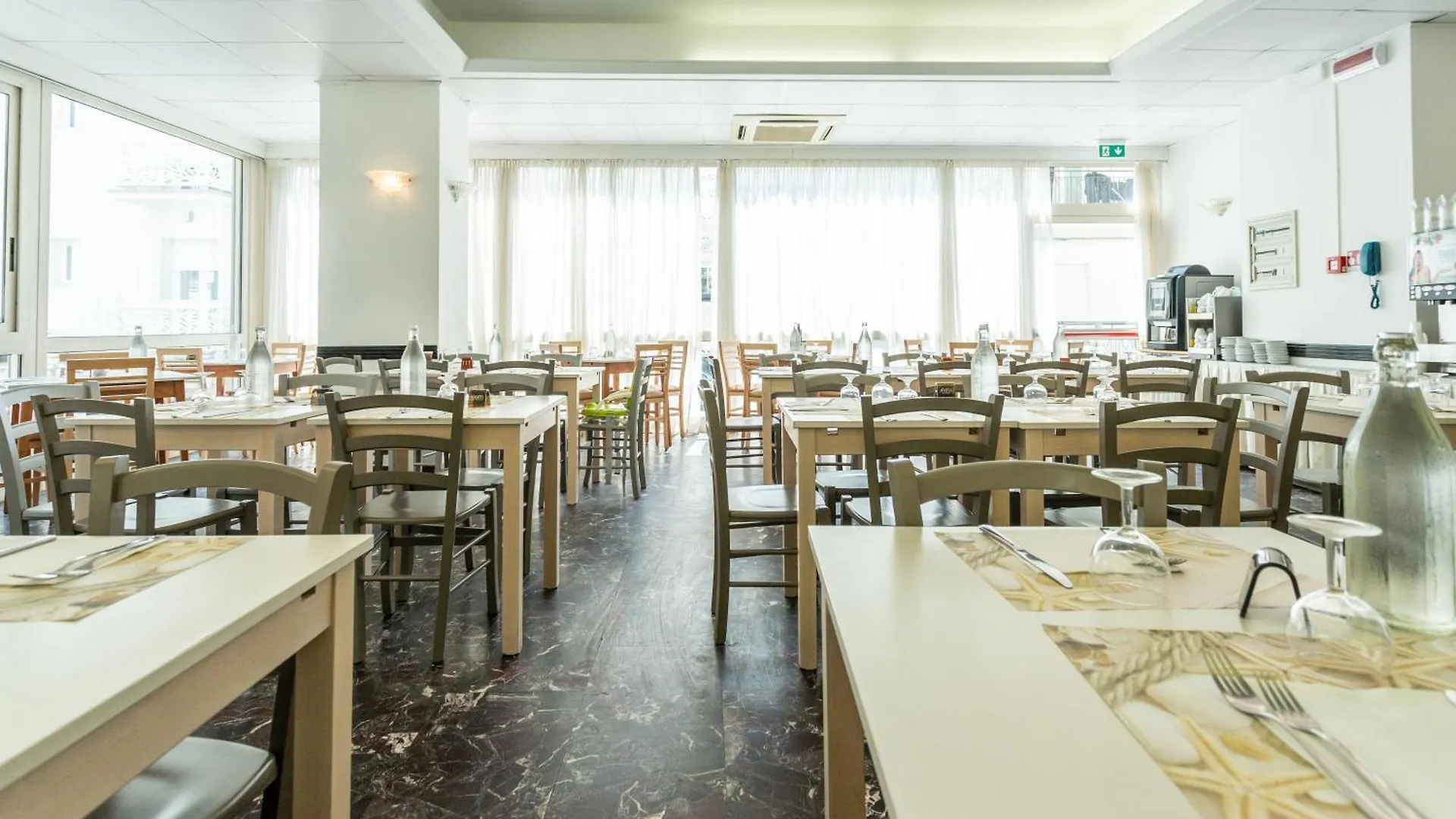 Hotel Aiglon Rimini 3*,  Włochy