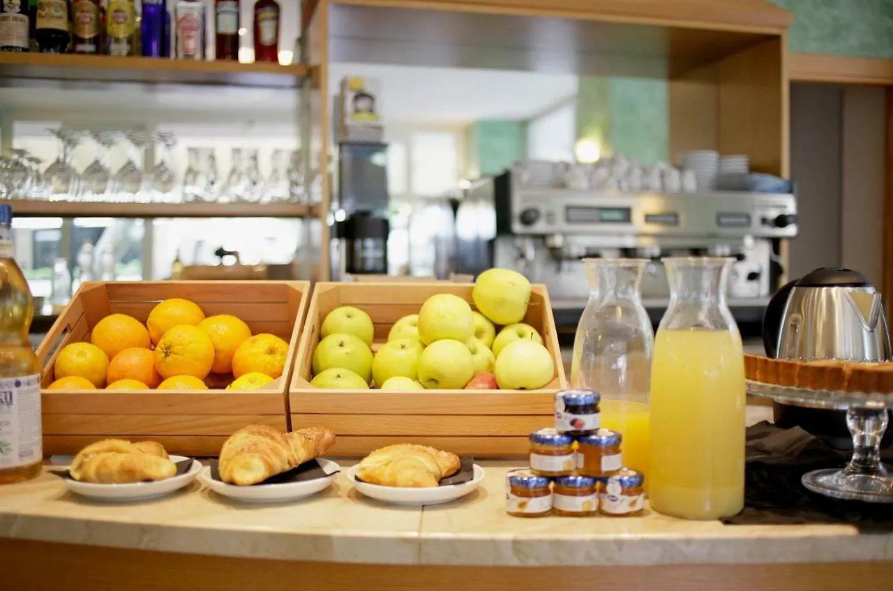 Hotel Aiglon Rimini 3*,